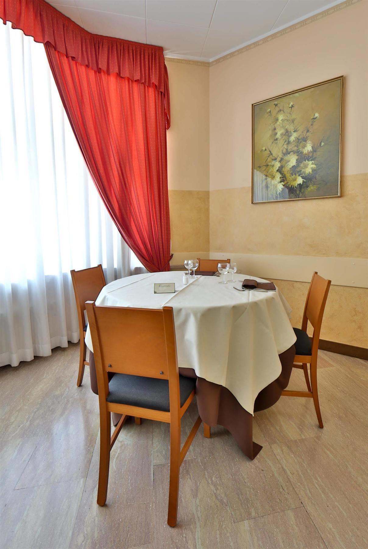 B&B Hotel Como City Center Экстерьер фото